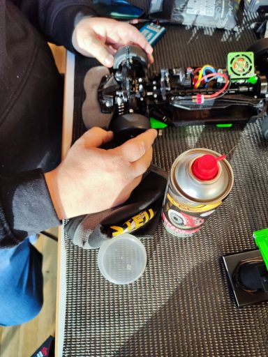 Überprüfung ob noch genug Spiel im Tamiya ist ;)